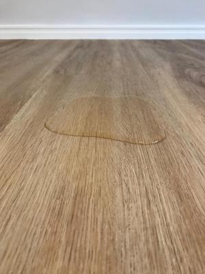 Piso vinílico colado de 2 mm