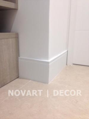 Rodapé branco