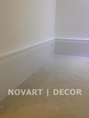 Rodapé branco instalado